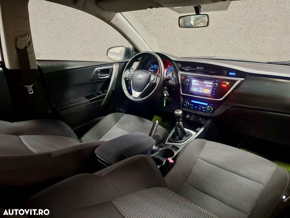 Toyota Auris 1.4 D-4D Luna - 6
