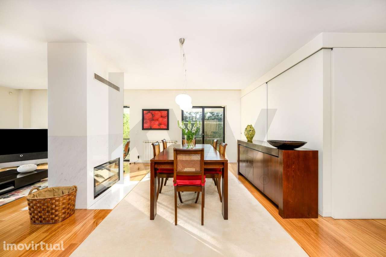 Andar Moradia T4+1 com Grande Jardim a 3 Minutos da Praia de Miramar - Grande imagem: 3/44