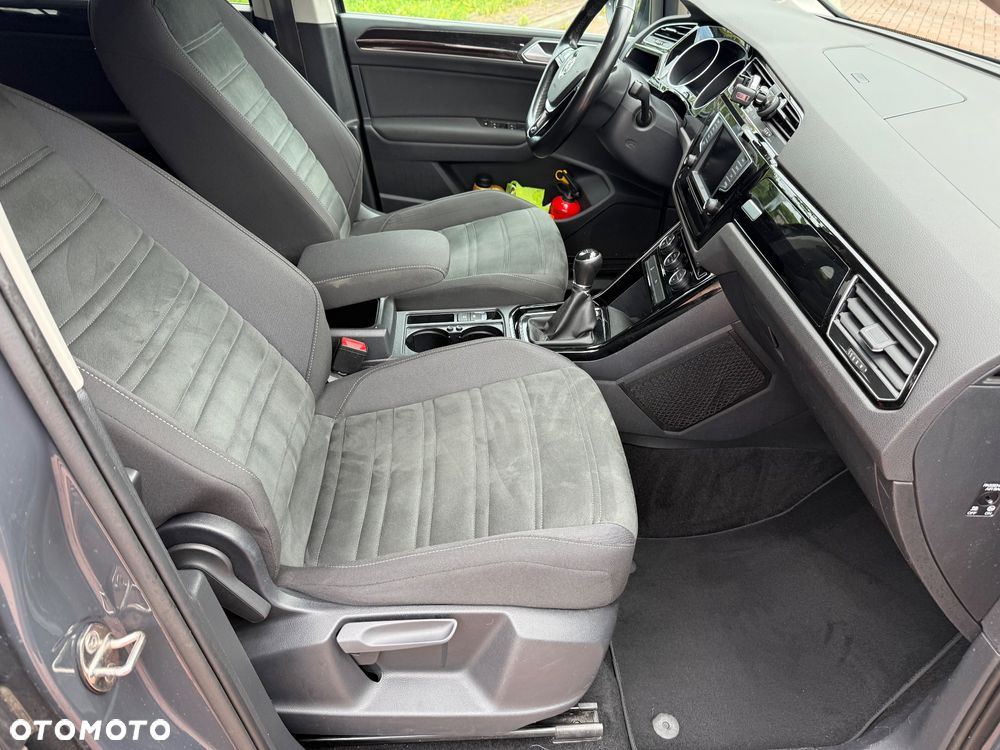 Volkswagen Touran 1.4 TSI BMT Highline - 17