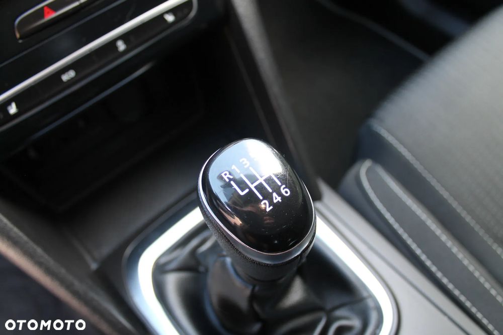 Renault Megane ENERGY TCe 130 LIMITED - 25