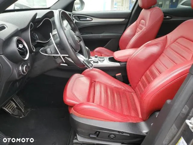 Alfa Romeo Stelvio - 7