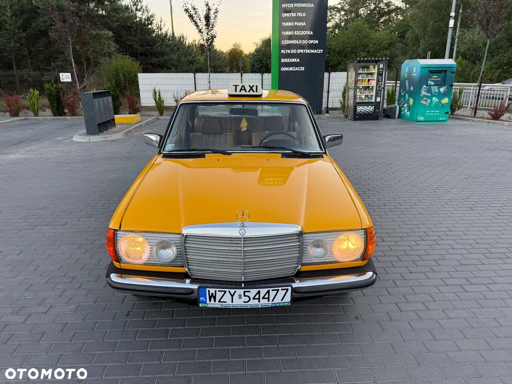 Mercedes-Benz W123 - 2