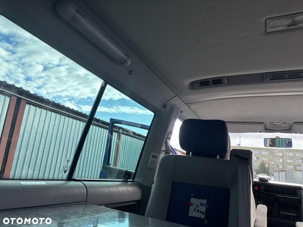 Volkswagen Multivan - 7