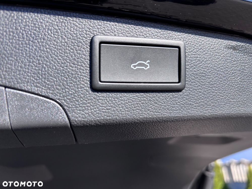 Volkswagen Passat Variant 2.0 TDI SCR 4Motion DSG Elegance - 15