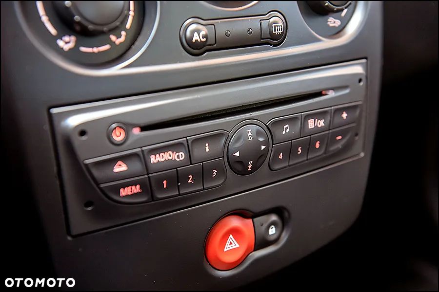 Renault Clio - 22