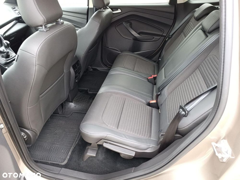 Ford Kuga - 11