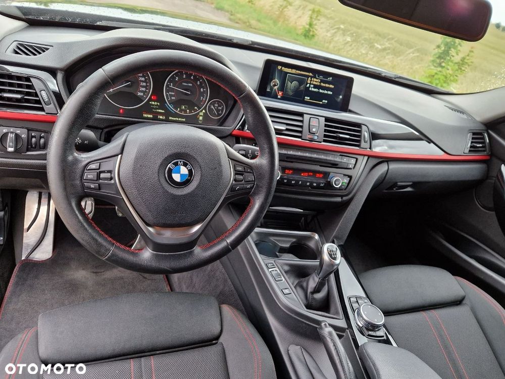 BMW Seria 3 320i Luxury Line - 7