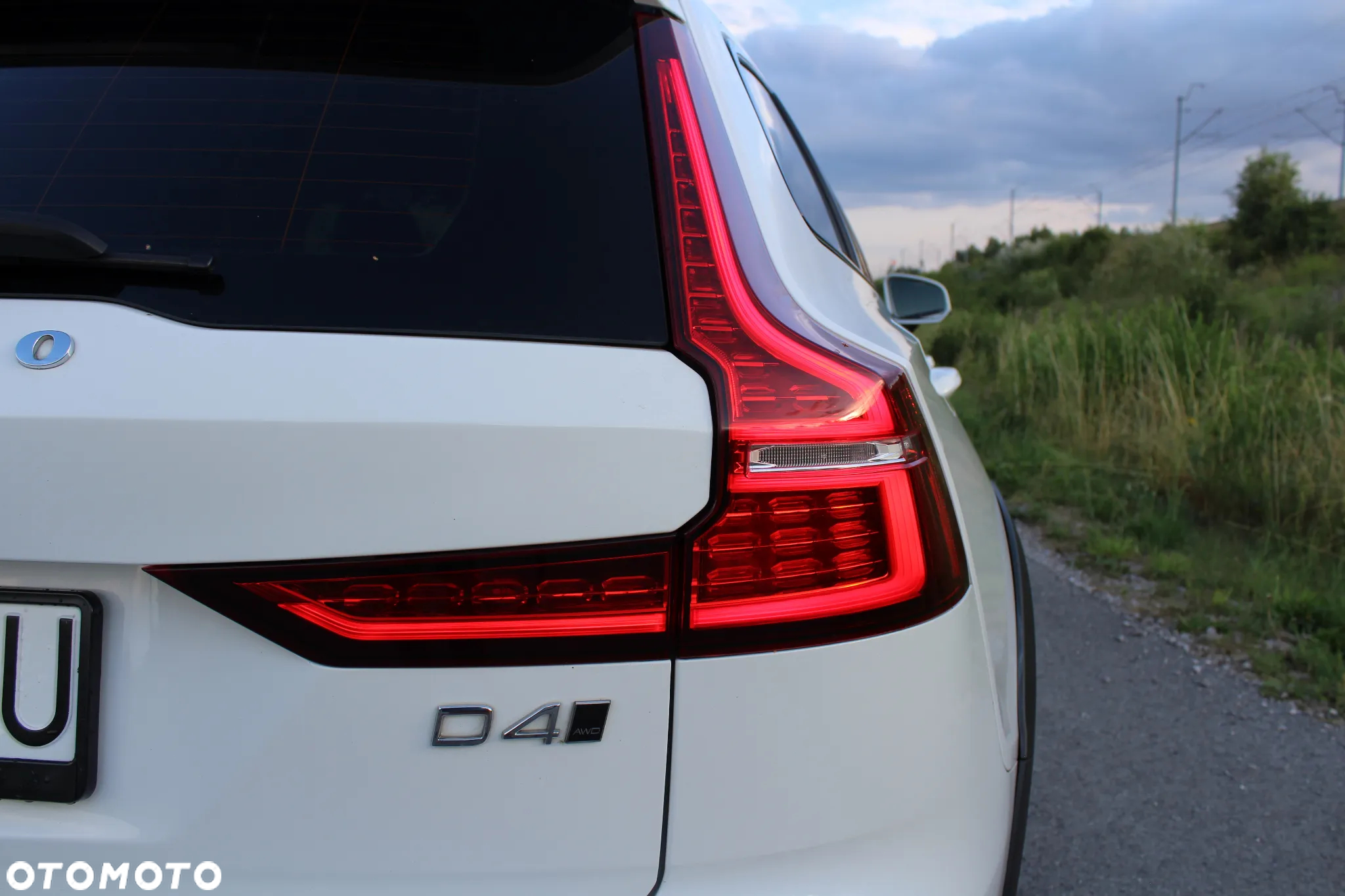 Volvo V60 Cross Country D4 AWD Geartronic Pro - 10