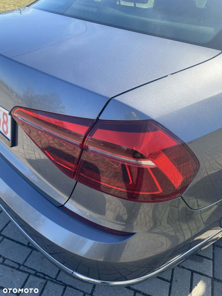 Volkswagen Passat - 5
