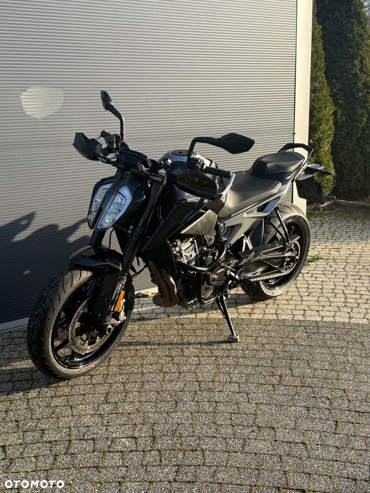 KTM Duke - 19