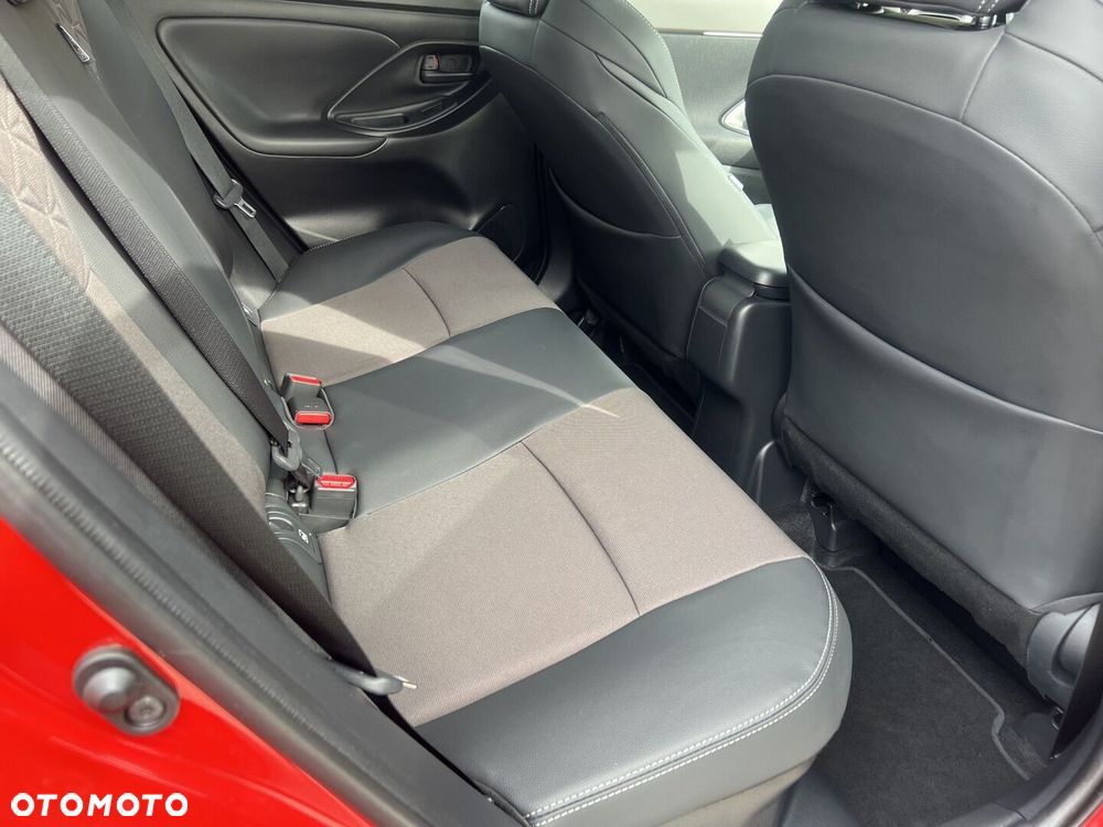 Toyota Yaris Cross Hybrid 1.5 Executive - 16