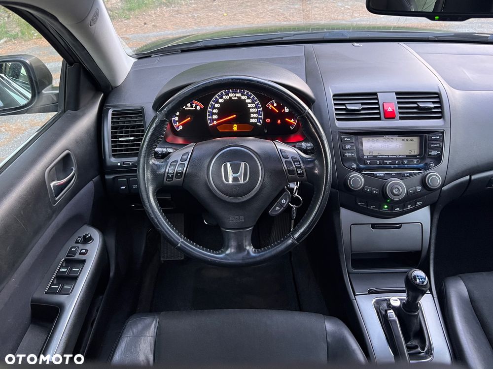 Honda Accord 2.0 Executive - 15