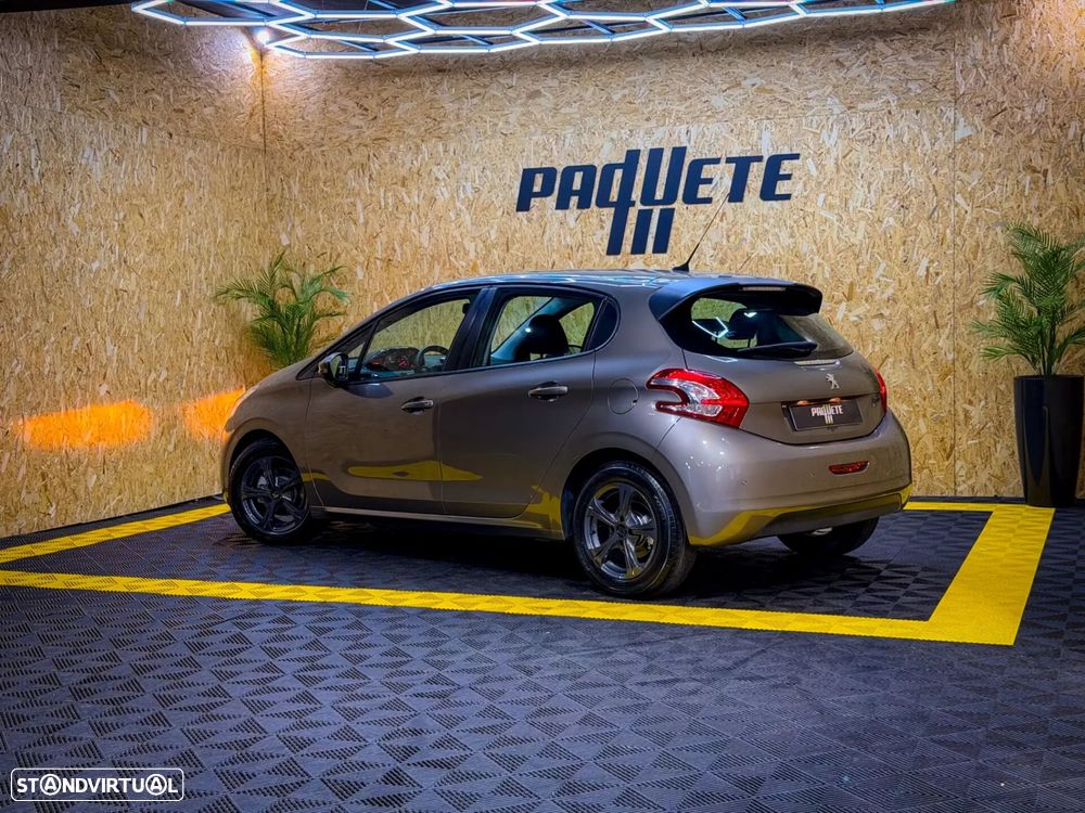 Peugeot 208 1.6 e-HDi SE Style - 25