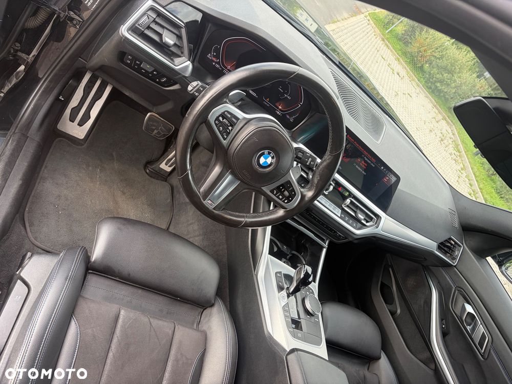 BMW Seria 3 320d xDrive Edition M Sport Shadow - 19