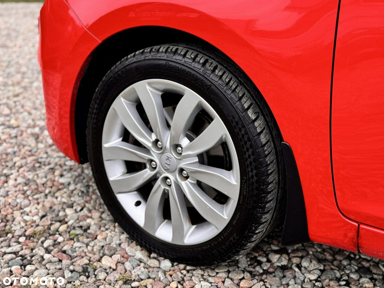 Kia Carens 1.6 GDI XL 7os - 9