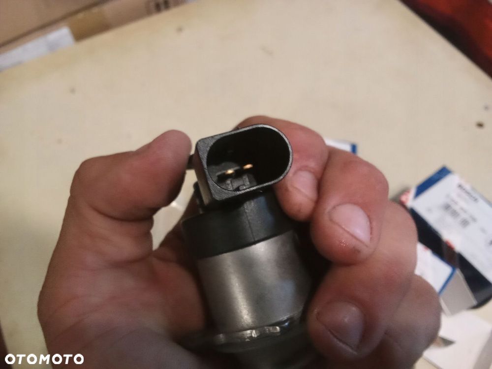 ZAWÓR CIŚNIENIA PALIWA REGULATOR VW AUDI 2.0 TDI 0928400706 ORG NOWY - 4