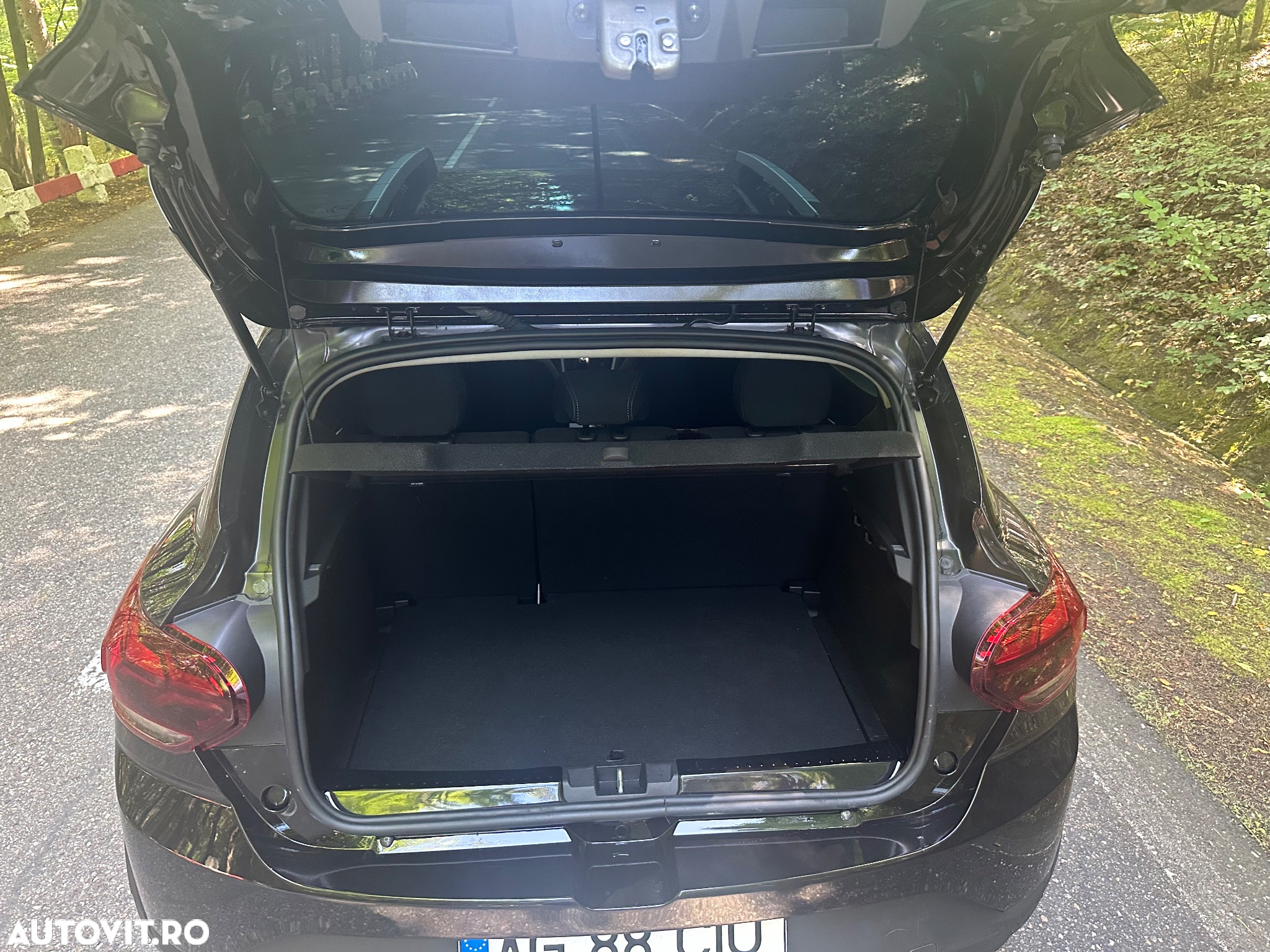 Dacia Sandero TCe 90 CVT Comfort - 9
