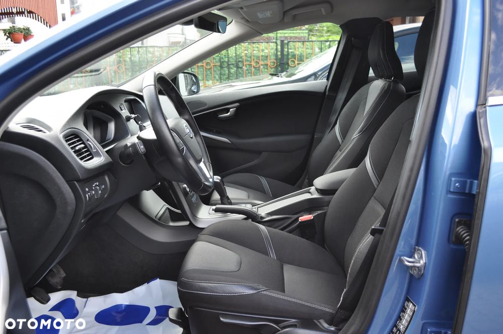 Volvo V40 T2 Momentum - 12