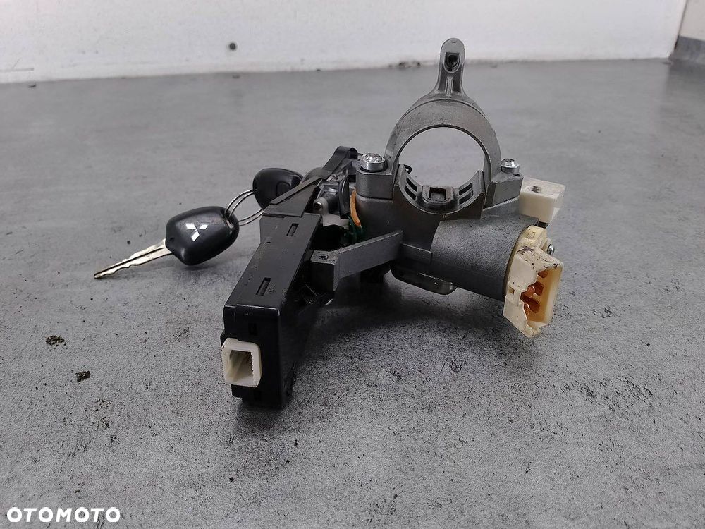 STACYJKA MITSUBISHI OUTLANDER II 8670A039 2.2 DID - 2