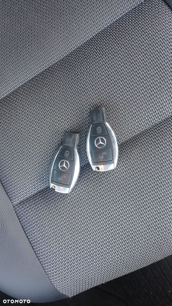 Mercedes-Benz Klasa C 220 CDI DPF BlueEFFICIENCY Avantgarde Edition - 12