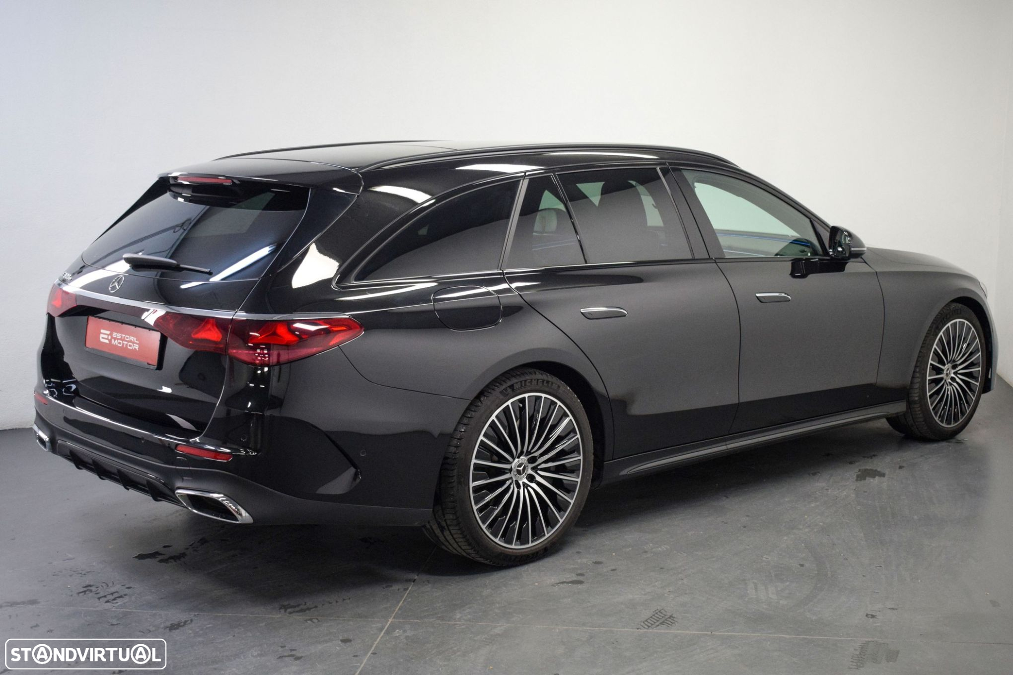 Mercedes-Benz E 300 e AMG Line - 3