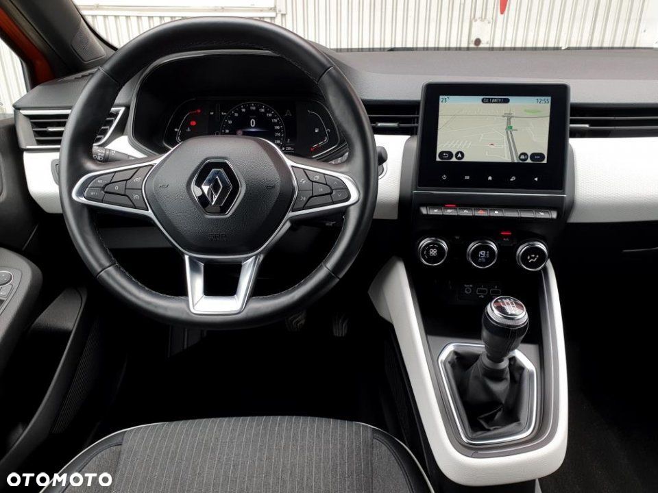 Renault Clio - 10