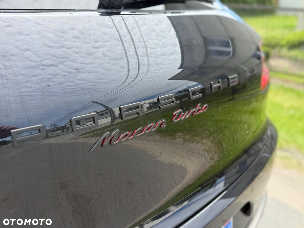 Porsche Macan Turbo PDK - 26