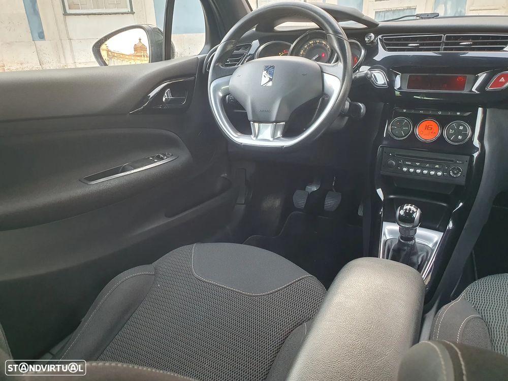 Citroën DS3 1.6 e-HDi So Chic - 20