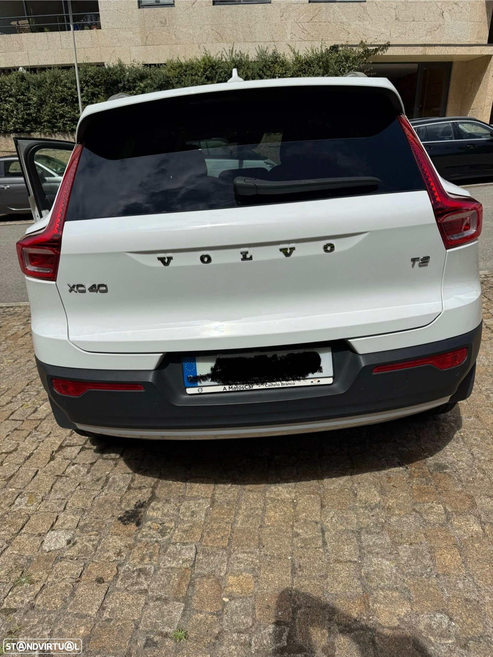 Volvo XC 40 1.5 T2 Momentum Plus - 4