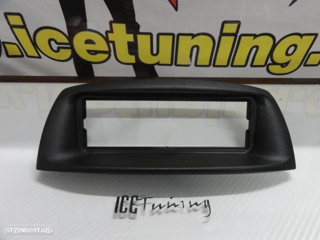 Frente adaptadora para radio universal Fiat Punto 1999-2005 - 1
