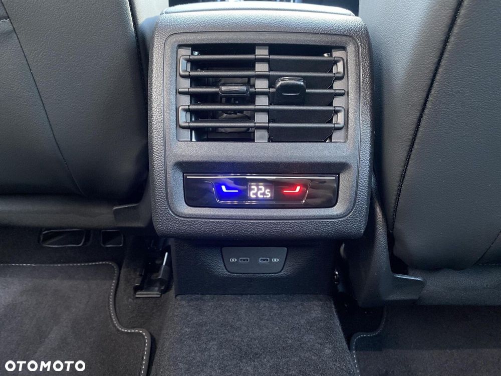 Volkswagen Golf - 23