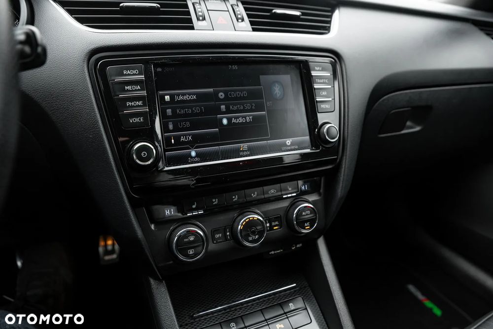 Skoda Octavia 2.0 TDI DSG RS - 36