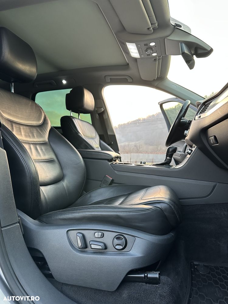 Volkswagen Touareg - 8