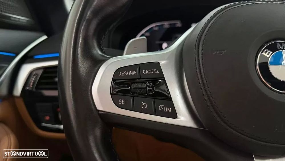 BMW 530 e Pack Desportivo M - 26