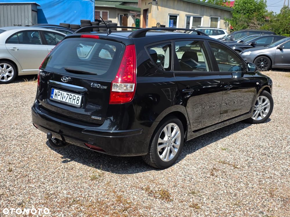 Hyundai i30 i30cw 1.6 CRDi Automatik Comfort - 13