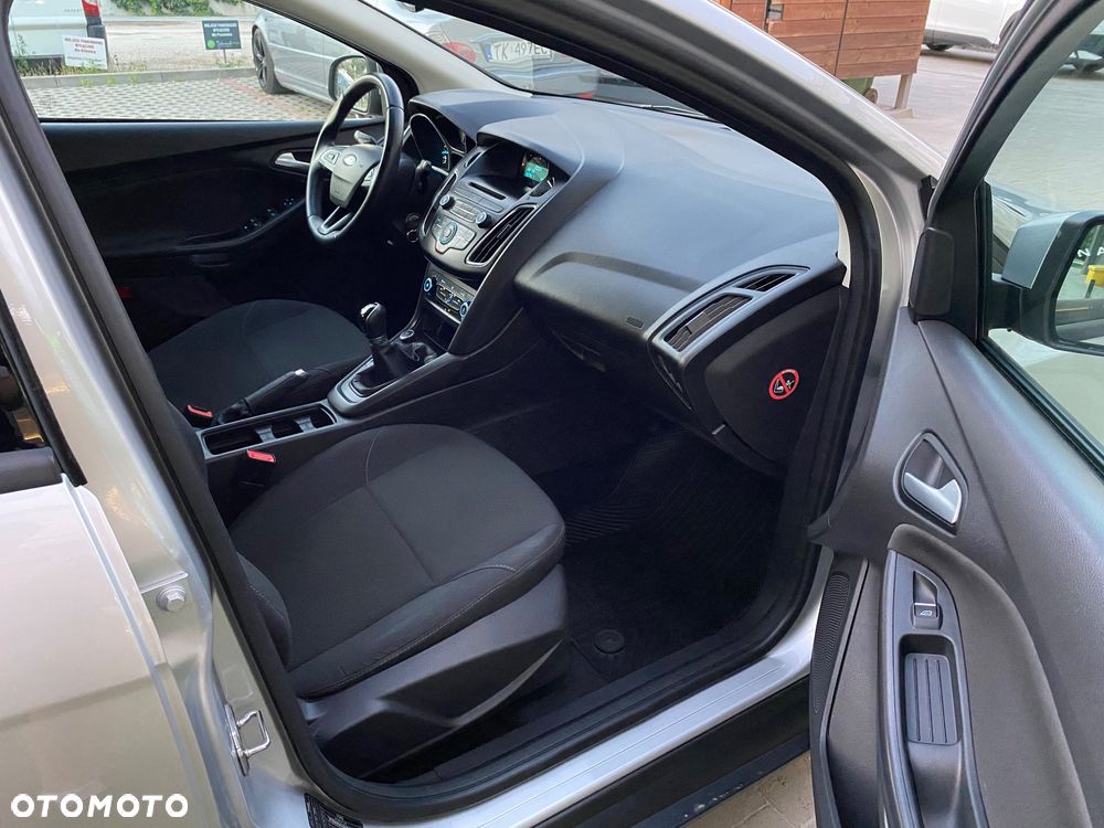 Ford Focus 1.6 Gold X - 32
