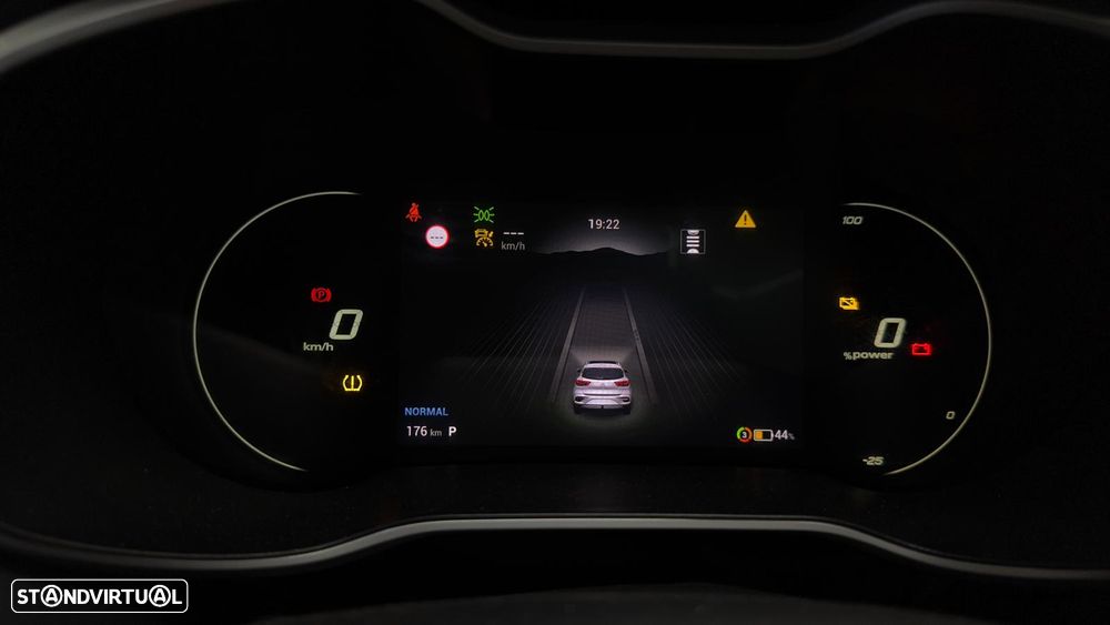 MG ZS EV 72.6 kWh Luxury - 24