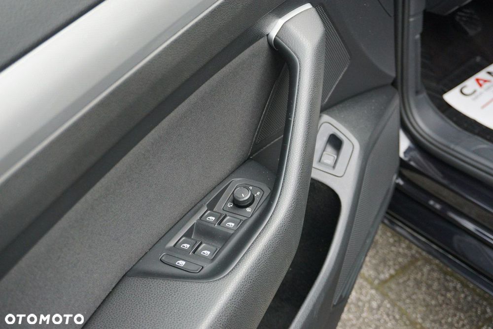 Volkswagen Passat - 8