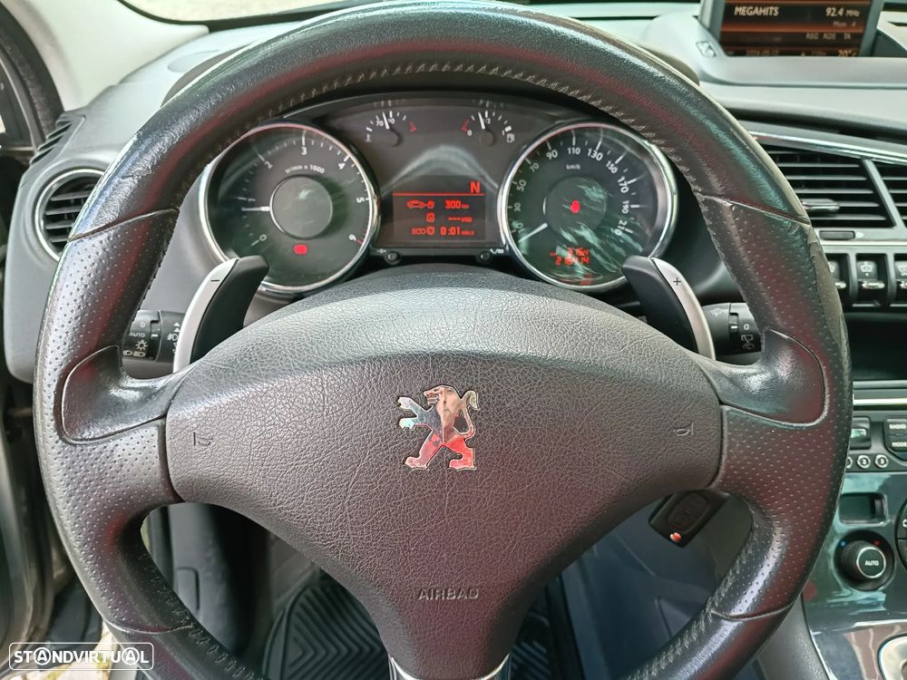 Peugeot 3008 1.6 e-HDi Allure CMP6 - 17