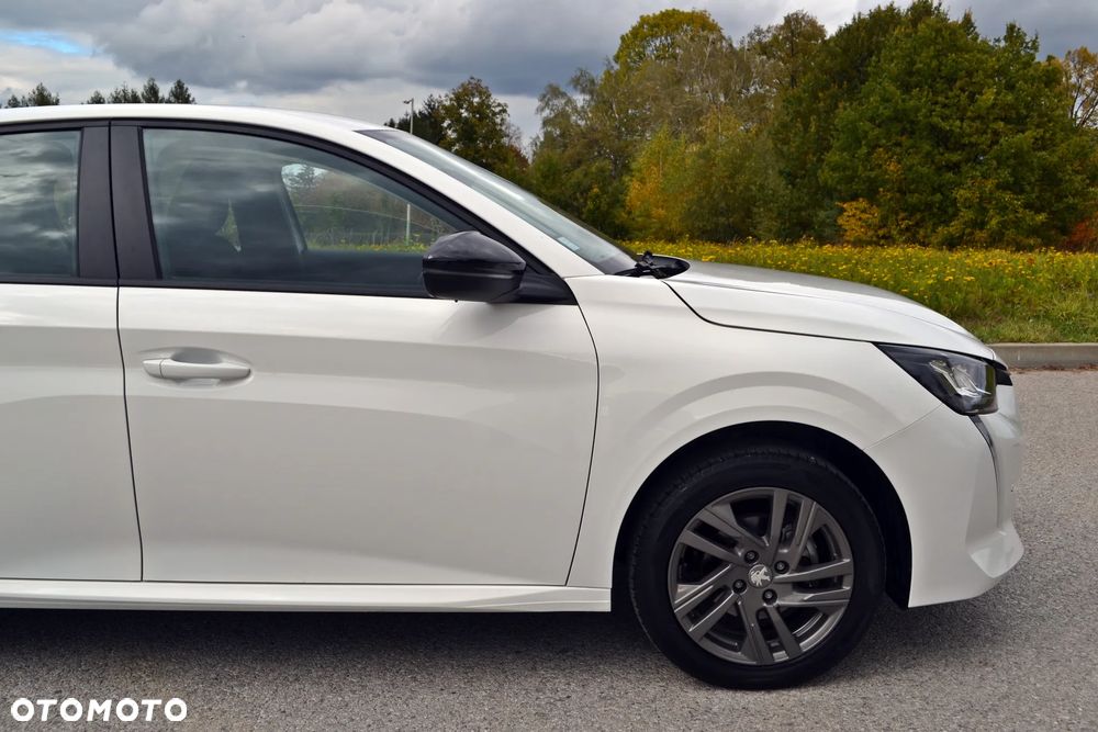 Peugeot 208 - 10