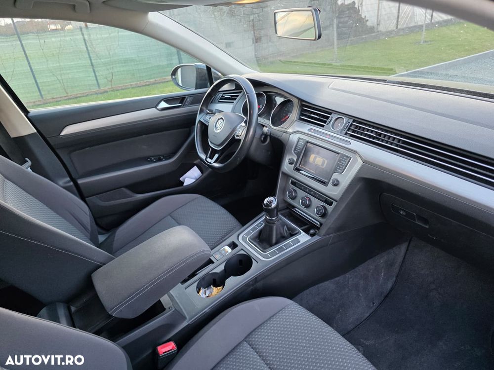 Volkswagen Passat 1.6 TDI Advance - 3