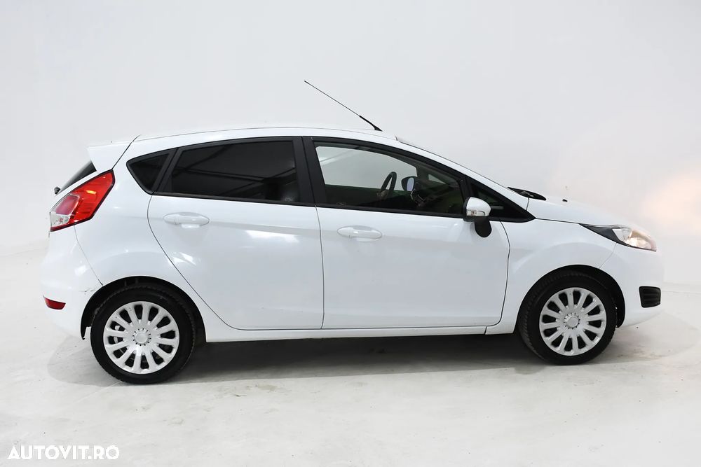Ford Fiesta 1.5 TDCi Ambiente - 4