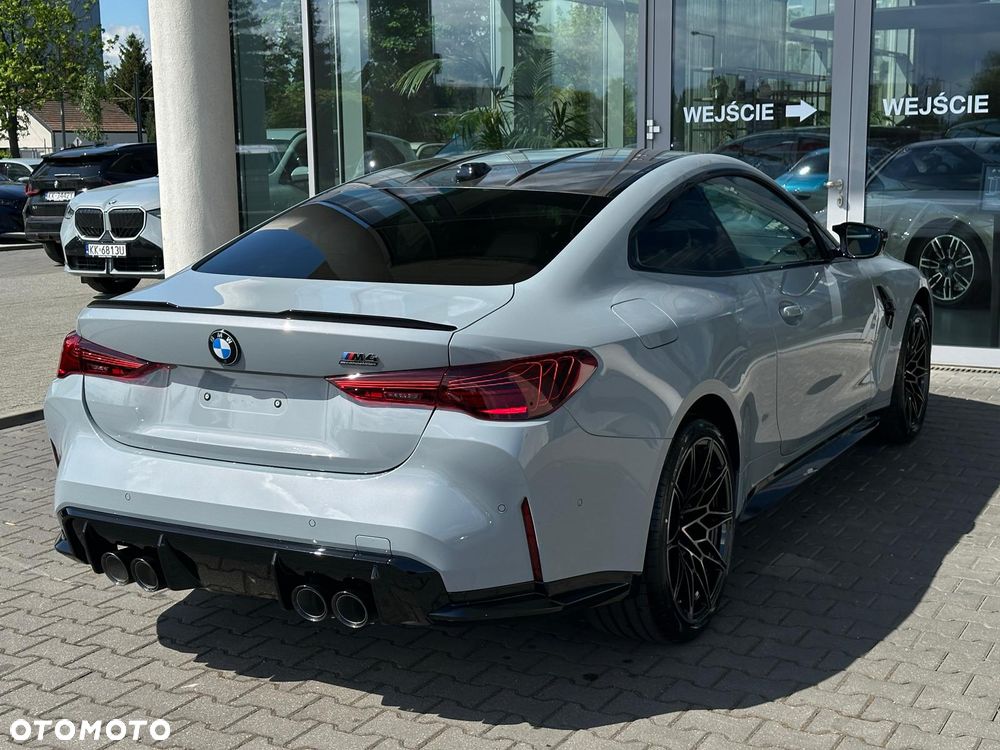 BMW M4 Competition M xDrive - 24