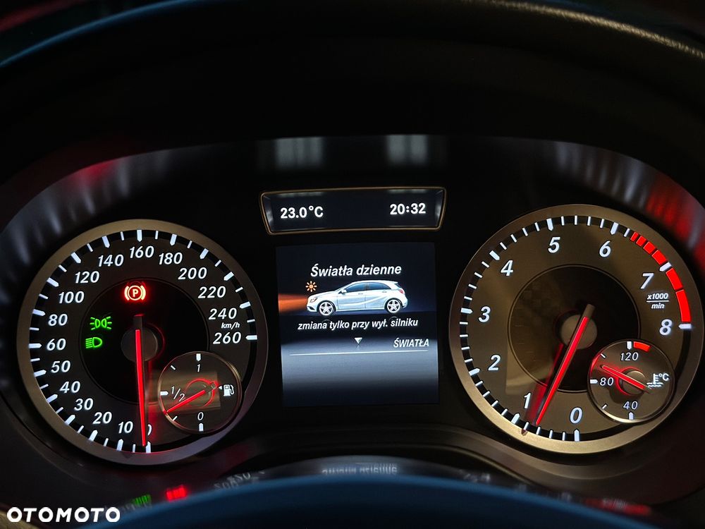 Mercedes-Benz Klasa A 180 (BlueEFFICIENCY) AMG Sport - 30
