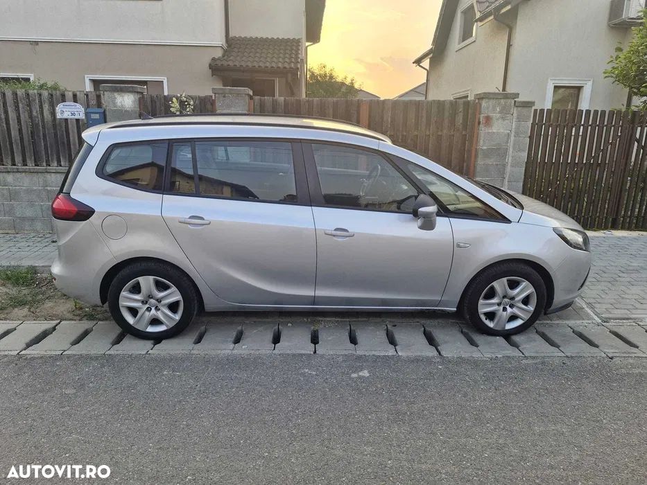 Opel Zafira - 1