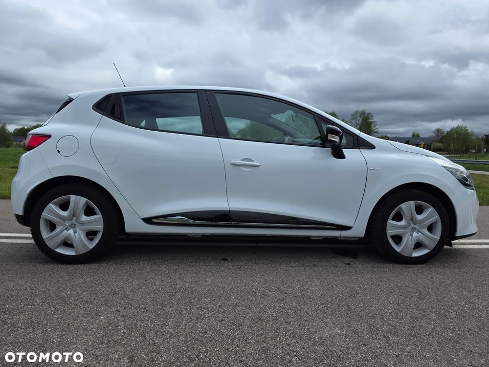 Renault Clio 1.2 16V 75 Limited - 6