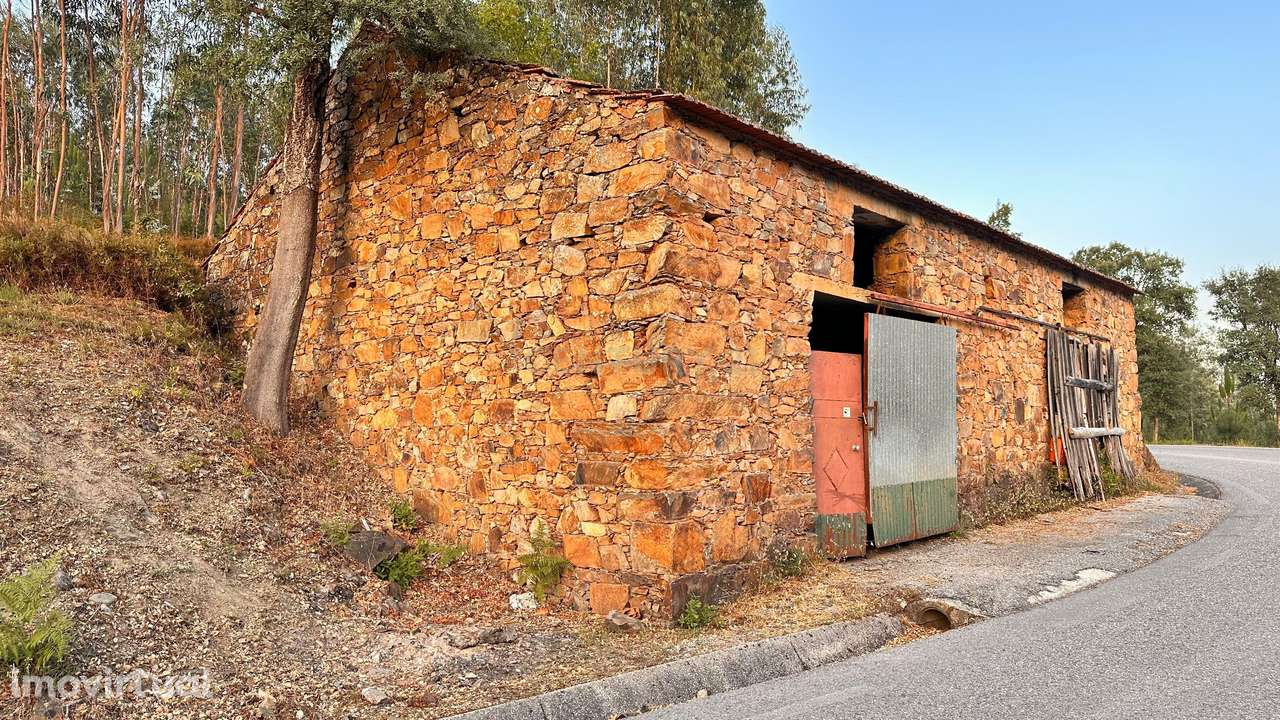 Terreno urbano com armazém + terreno rústico – Excelente oportunidade - Grande imagem: 2/5