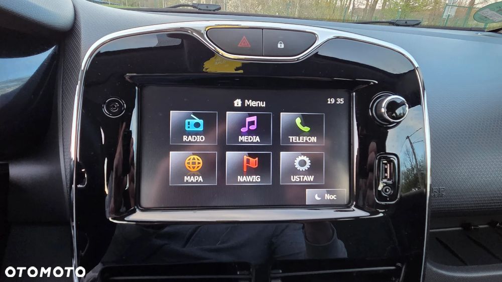 Renault Clio 1.2 16V 75 Luxe - 25