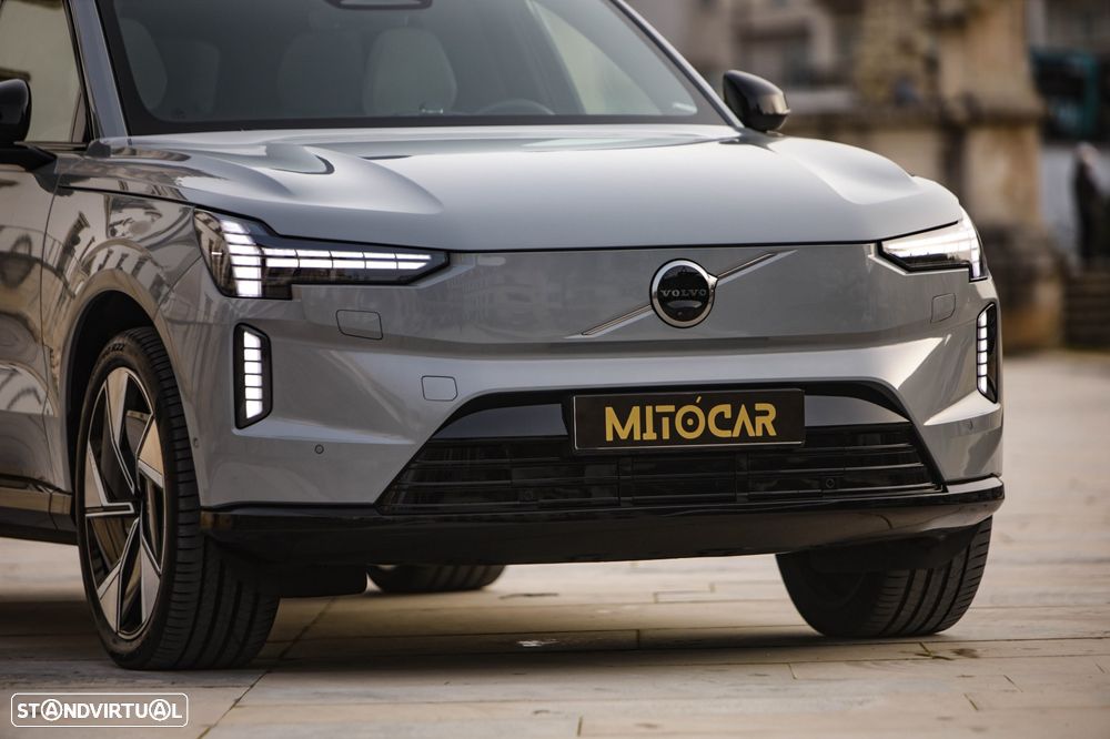 Volvo EX90 Twin Performance AWD Plus (7L) - 19