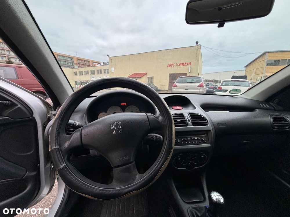 Peugeot 206 - 8